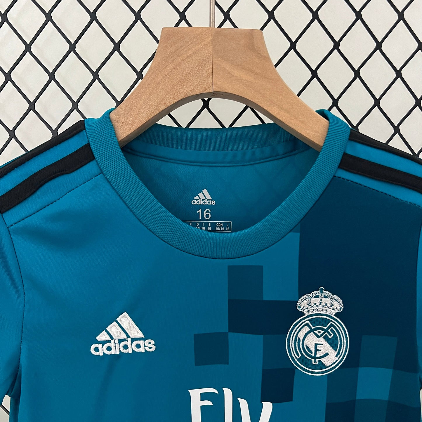 Conjunto niños Real Madrid 17/18 Tercerkit Visita | Retro