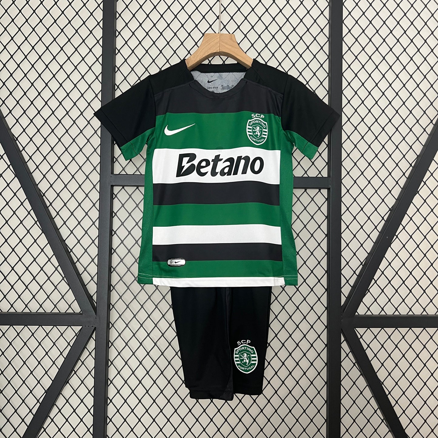 Conjunto niños Sporting Lisboa Local 2024/25