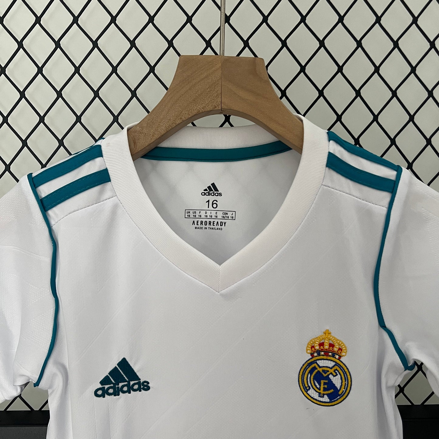 Conjunto niños Real Madrid 17/18 Local | Retro