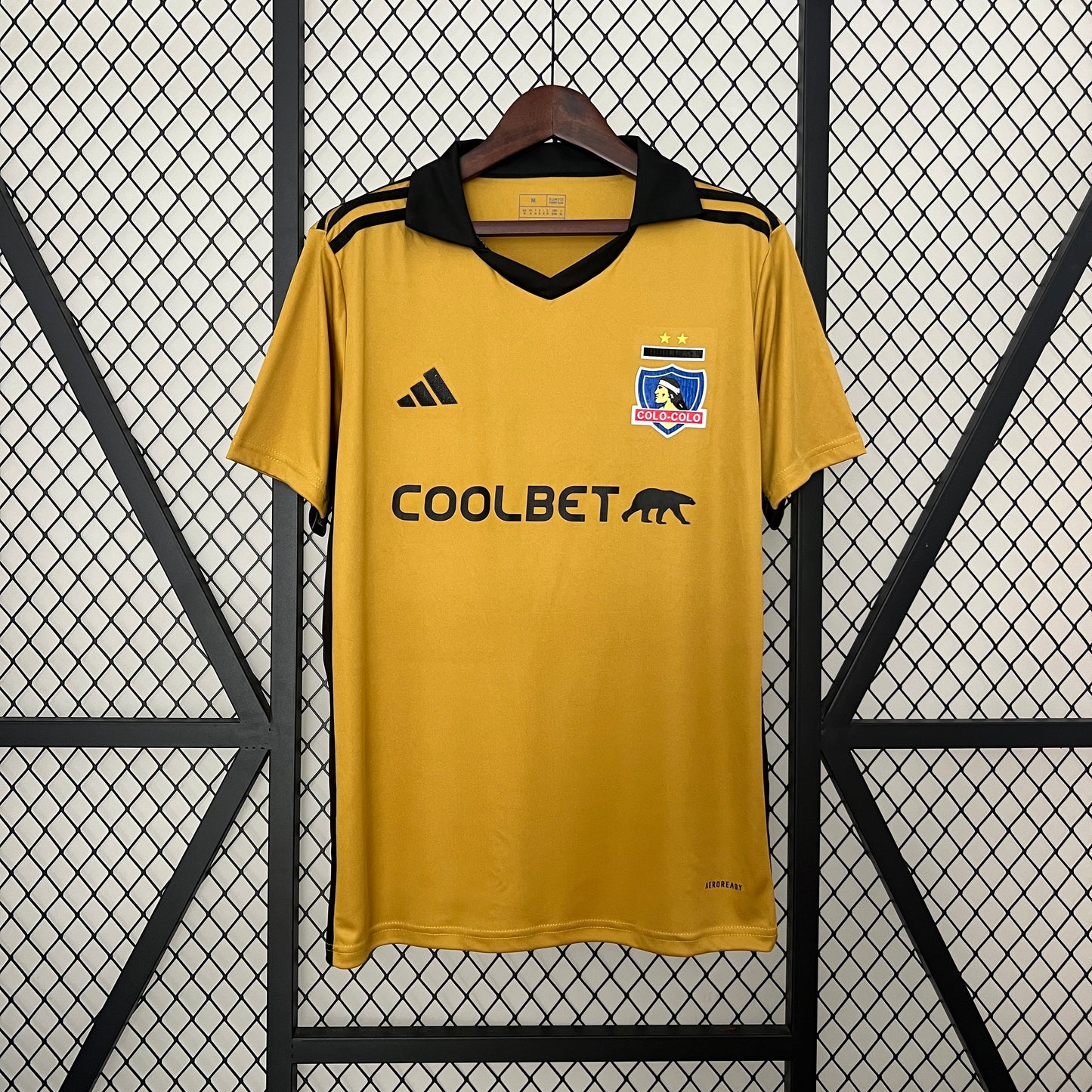 Camiseta Colo Colo Dorada 2024