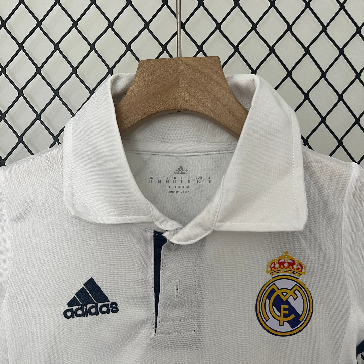 Conjunto niños Real Madrid 16/17 Local | Retro