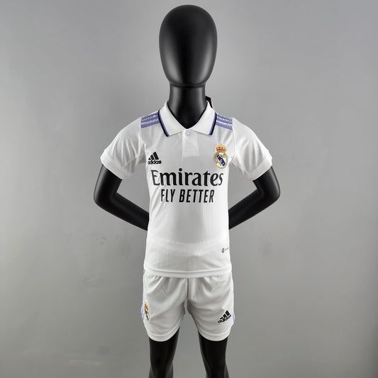 Conjunto de niños Real Madrid Local | 🎅🏻 Envío navideño